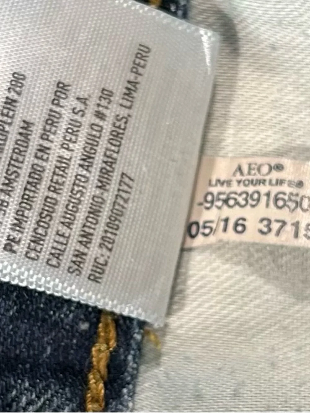 American Eagle Outfitters Men's Faded Blue Relaxed Straight Jeans